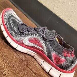Nike Free 5.0 Flyknit Running Shoes Pink Gray White Women’s Size 8.5 615806-016